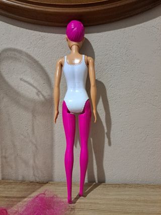 Barbie Color Reveal - Bambola