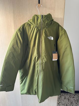 Parka The North Face verde oliva nueva.