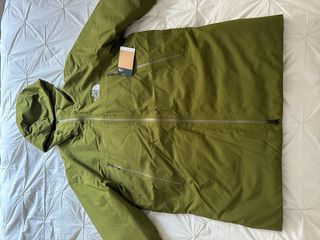Parka The North Face verde oliva nueva.