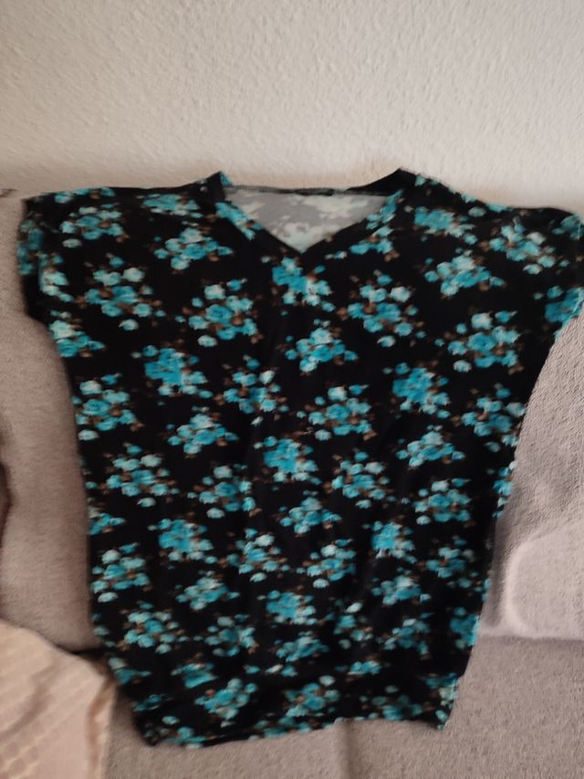 Camiseta negra estampada manga corta