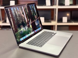 MacBook Pro i7 - GARANTIA