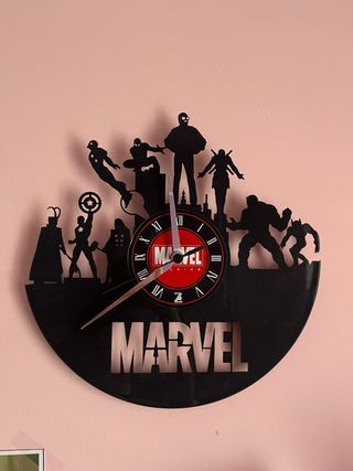 Orologio Marvel da parete in vinile