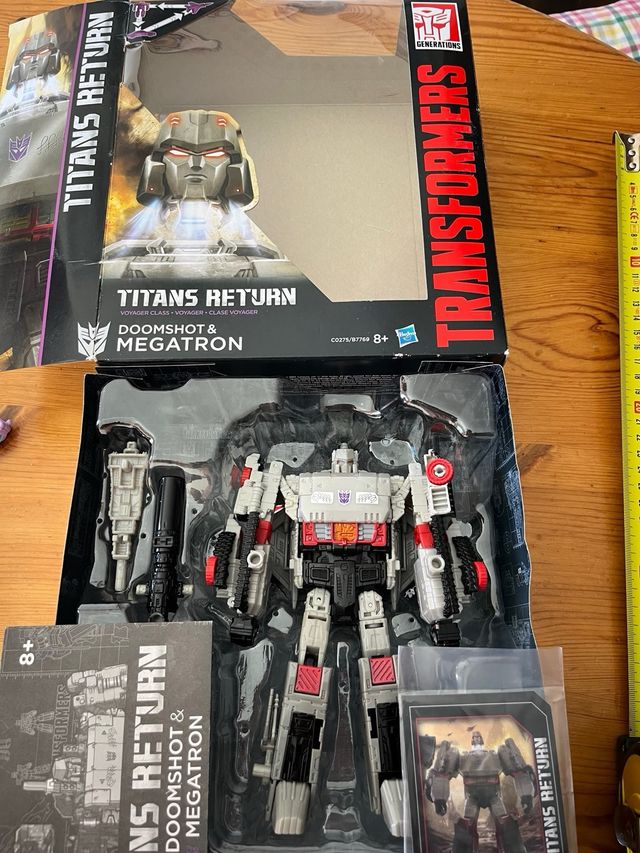Transformers Titans Return: Megatron & Doomshot