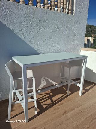 Mesa alta blanca - interior/exterior