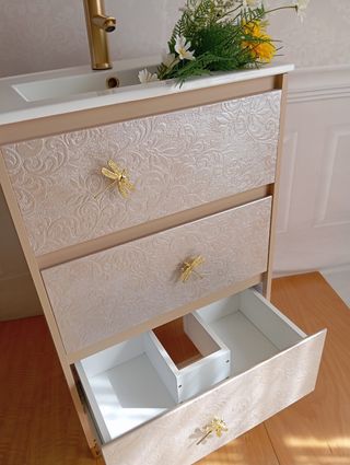 Mueble !!NUEVO!! de baño con lavabo y grifo.