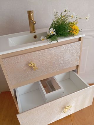 Mueble !!NUEVO!! de baño con lavabo y grifo.