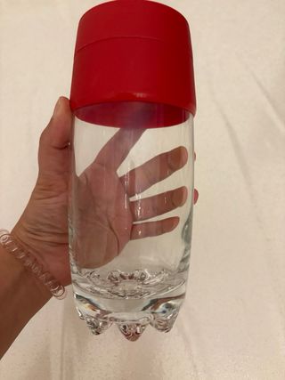 Shaker cocktail in vetro e silicone rosso