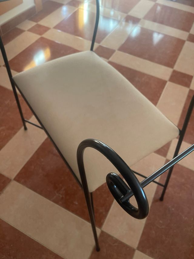 Banqueta metal y tela beige