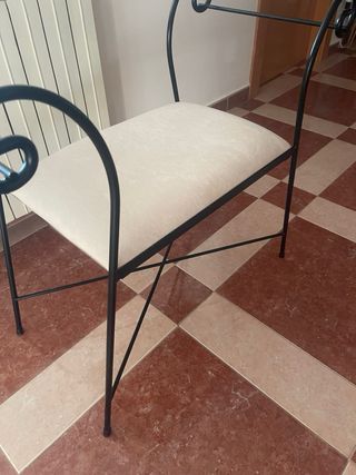 Banqueta metal y tela beige