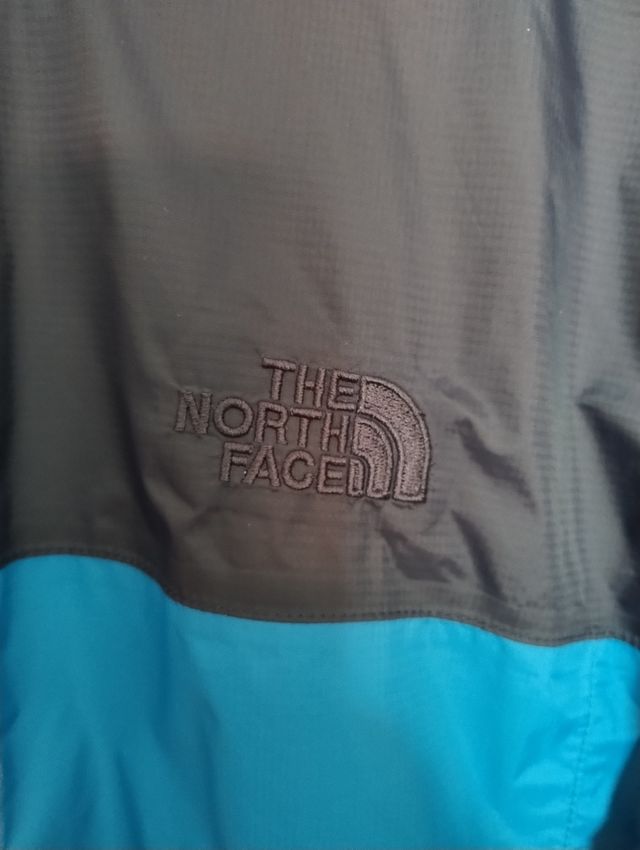 Chubasquero North Face azul
