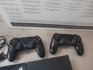 PS4 (PlayStation 4) 500GB + 2 mandos