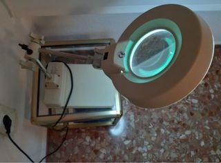 Lámpara lupa Laron con luz