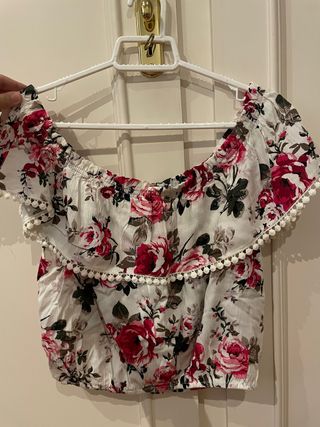 Blusa blanca y rosa - flores