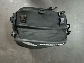 Mochila/maleta moto rígida negra 