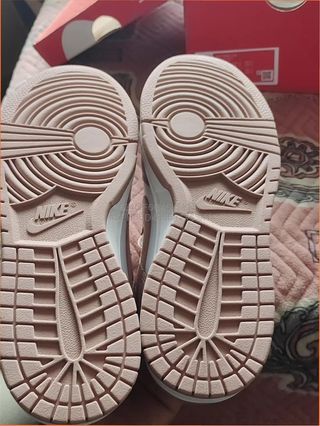 Deportivas casual mujer pareja estilo urbano
