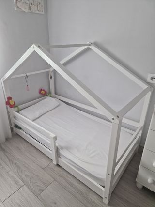 Cama Montessori infantil blanca