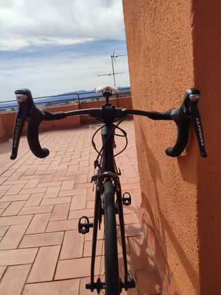 Bicicleta CANYON CF SLX
Bicicleta aero de carbono