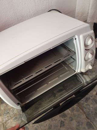 Horno pequeño blanco delonghi