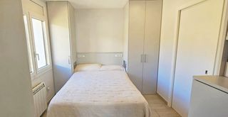 Apartamento moderno Puig Rom (Piscina + Parking)