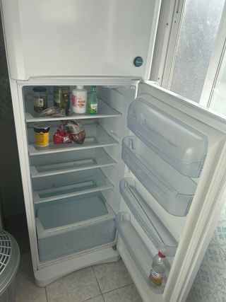 Nevera Indesit - 172x60cm