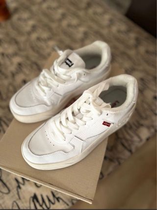 Zapatillas Levis blancas - nuevas