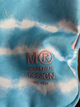 Mochila Míquel Rius azul y rosa