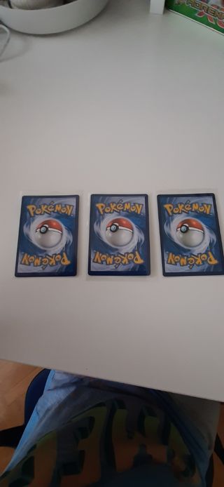 3 cartas Lucario V & GX: Rainbow