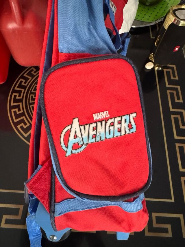 Mochila Avengers con ruedas