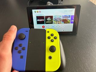 Nintendo Switch Azul-Amarilla