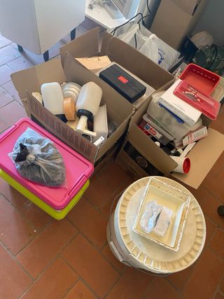 Maquinaria y material de prótesis dental.