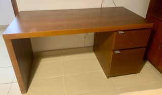 Mesa escritorio IKEA - marrón