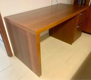 Mesa escritorio IKEA - marrón