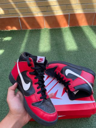 Nike Dunk High - rojas y negras