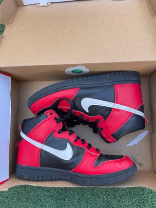 Nike Dunk High - rojas y negras