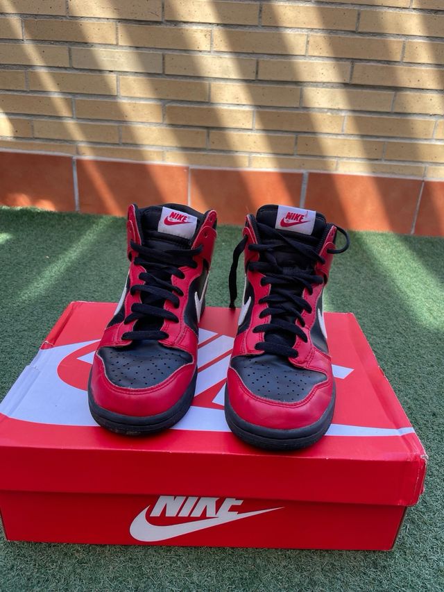 Nike Dunk High - rojas y negras