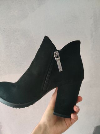Botines negros mujer
