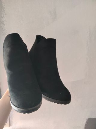 Botines negros mujer