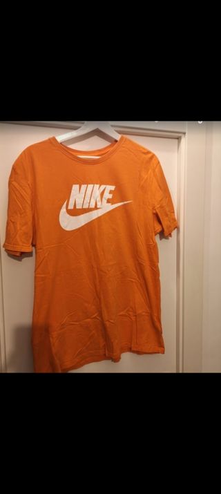 Camiseta Nike naranja