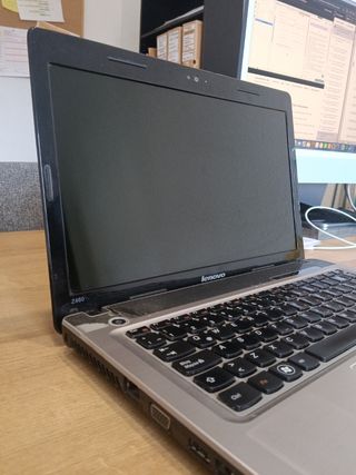 Lenovo - Portátil