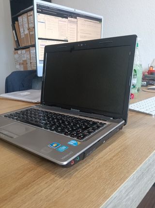 Lenovo - Portátil