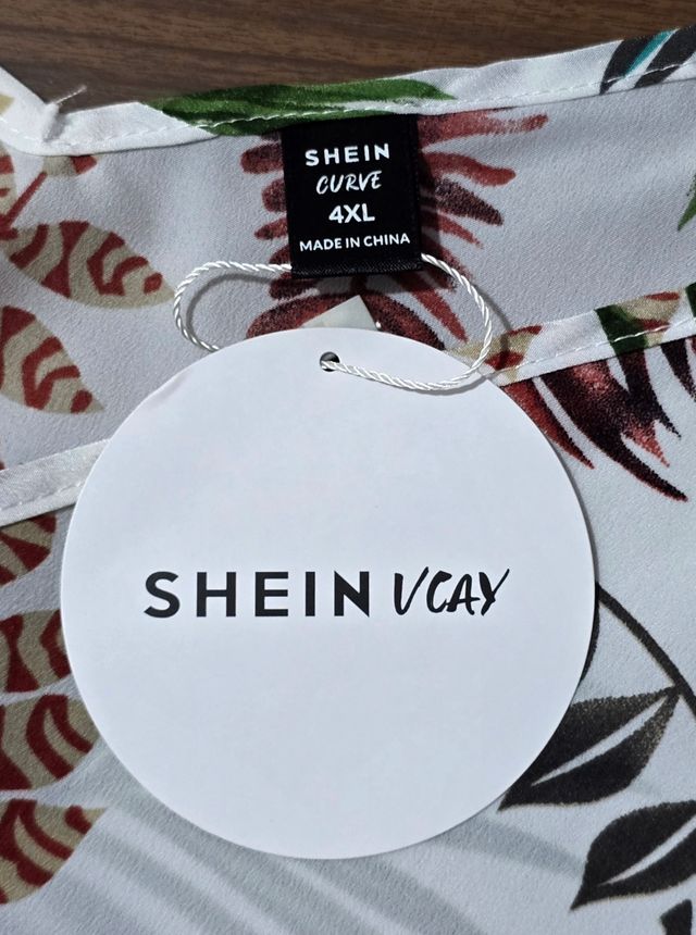 Blusa estampado tropical, hombros descubiertos