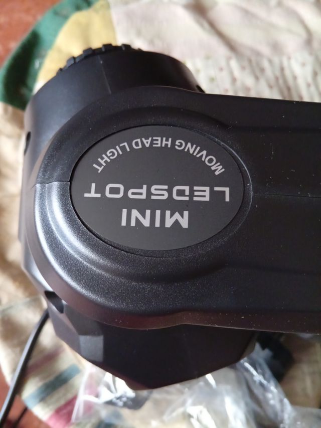 Foco LED Moving Head 80W DMX