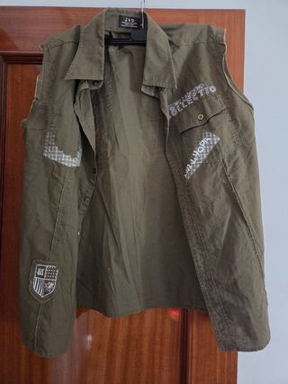 Camisa verde militar J&D sin mangas
