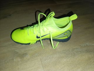 Zapatillas Nike Mercurial amarillas Fútbol Sala