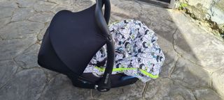 Maxi-Cosi con funda invierno Tutuc