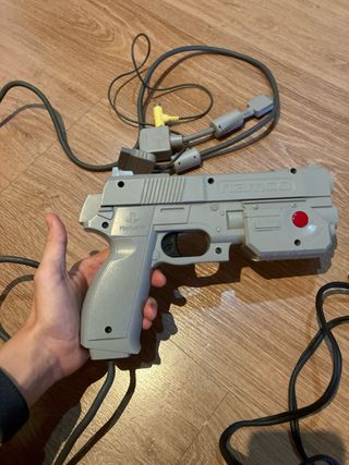 Pistola de luz PS2 - GunCon 2 y de ps1