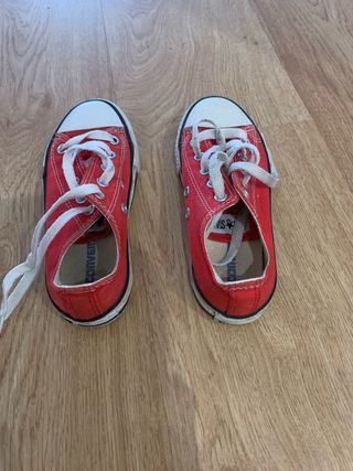 Zapatillas Converse rojas niño talla 29