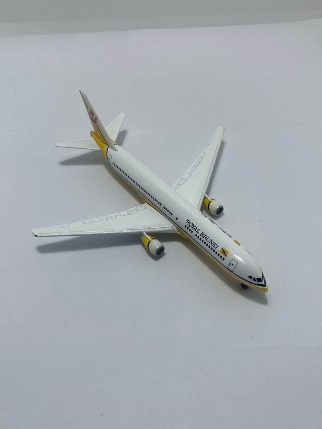 Avião Boeing 767-300 ER Herpa 1:500