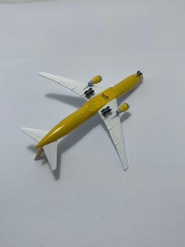 Avião Boeing 767-300 ER Herpa 1:500