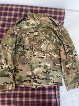 Chaqueta militar camuflaje
